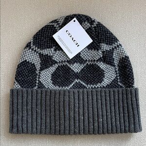 COACH JUMBO SIGNATURE C BEANIE